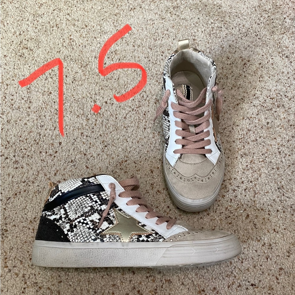 Shu Shop sneakers. Sz. 7.5.